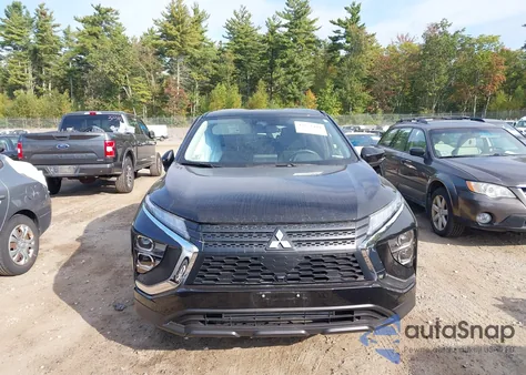 2024 Mitsubishi Eclipse Cross Le S-Awc z USA, uszkodzony, nr VIN JA4ATVAA5RZ021431
